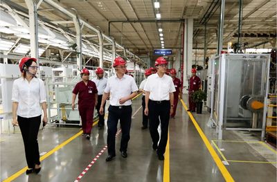池州市長雍成瀚蒞臨江淮汽車考察調(diào)研市場動態(tài)